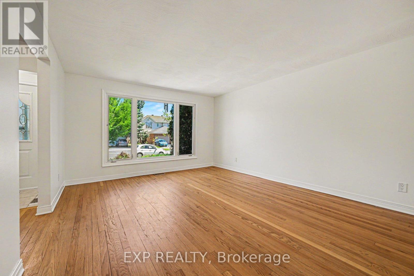 1214 Clyde Avenue, Ottawa, Ontario  K2C 1Y4 - Photo 4 - X13158822