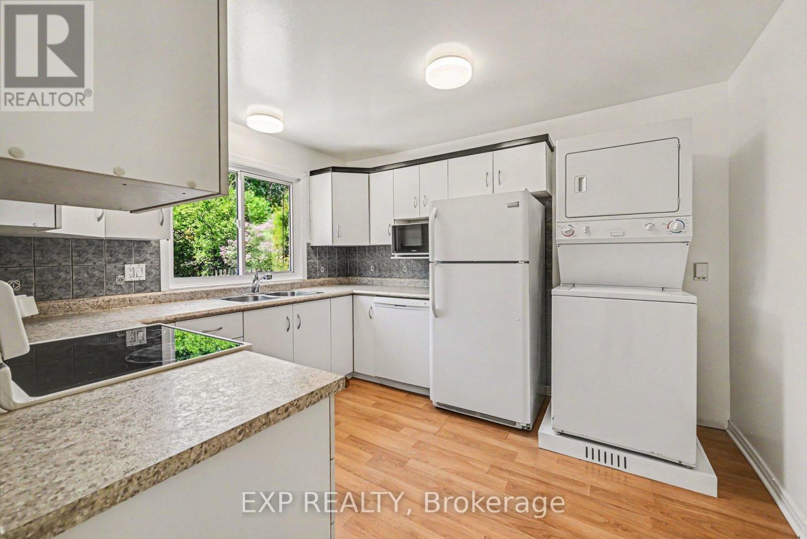 1214 Clyde Avenue, Ottawa, Ontario  K2C 1Y4 - Photo 9 - X13158822