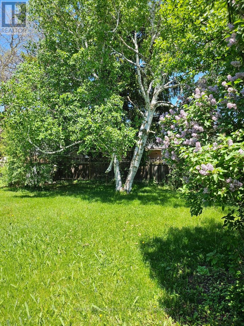 409 Tennyson Drive, Oakville, Ontario  L6L 3Z2 - Photo 19 - W12820708