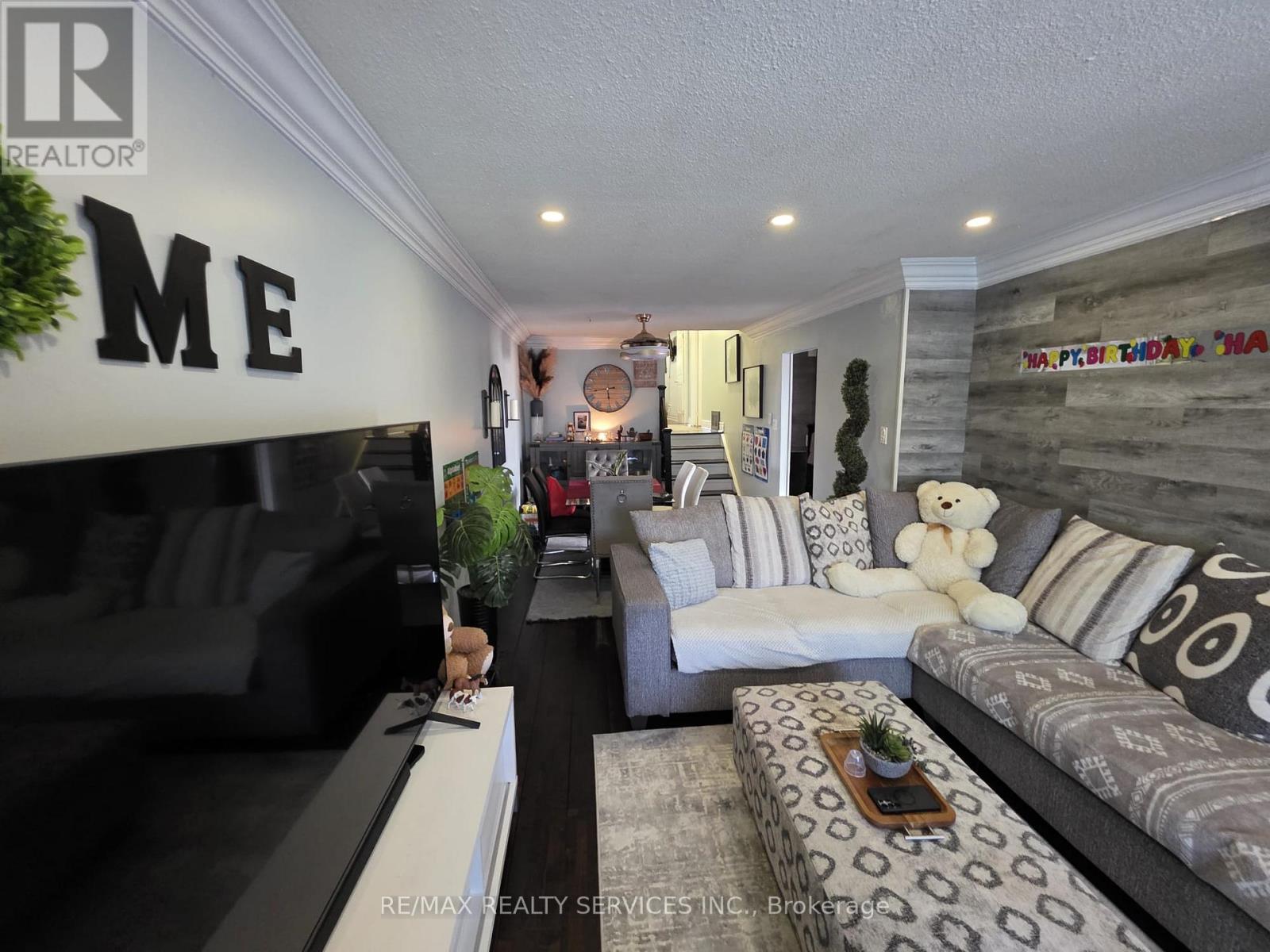 24 Kindle Court, Brampton, Ontario  L6Z 1B2 - Photo 3 - W13158534
