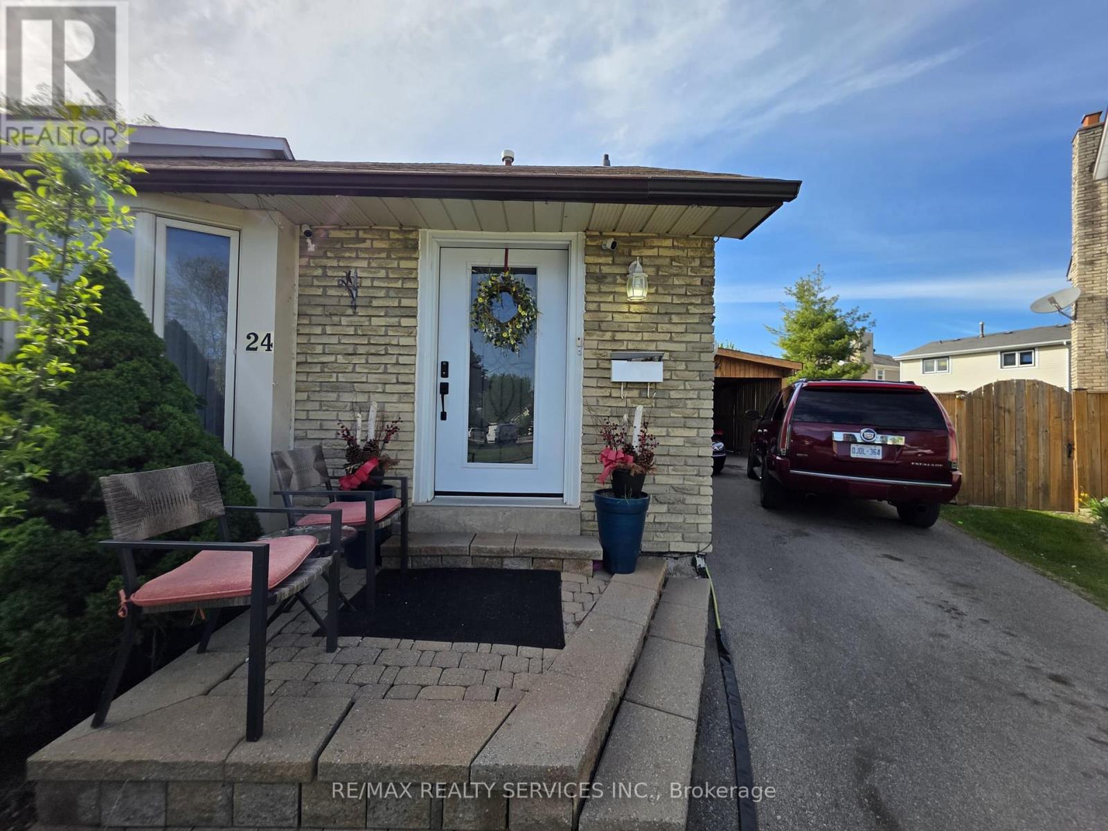 24 Kindle Court, Brampton, Ontario  L6Z 1B2 - Photo 2 - W13158534