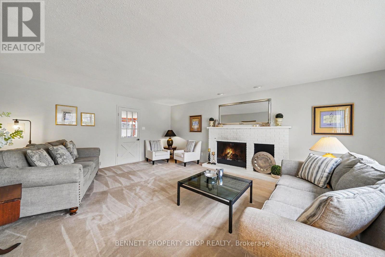 580 Blanchard Crescent, Ottawa, Ontario  K1V 7B8 - Photo 3 - X13158046