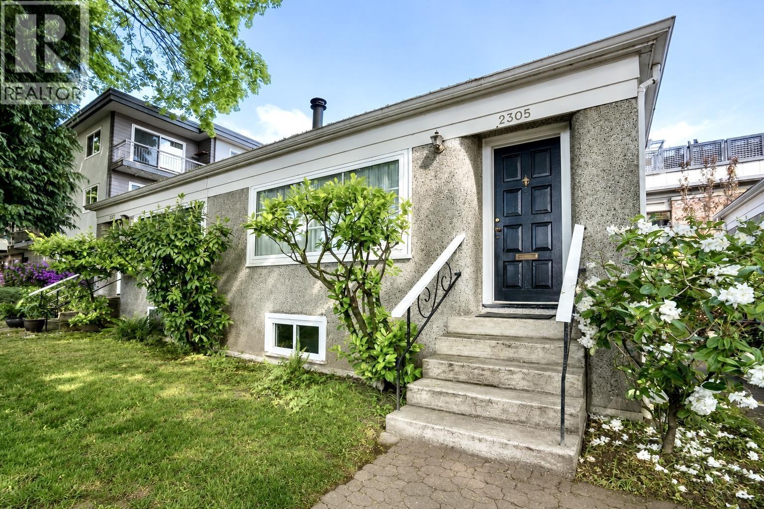 2305 W 3rd Avenue, Vancouver, British Columbia  V6K 1L6 - Photo 2 - R3126583