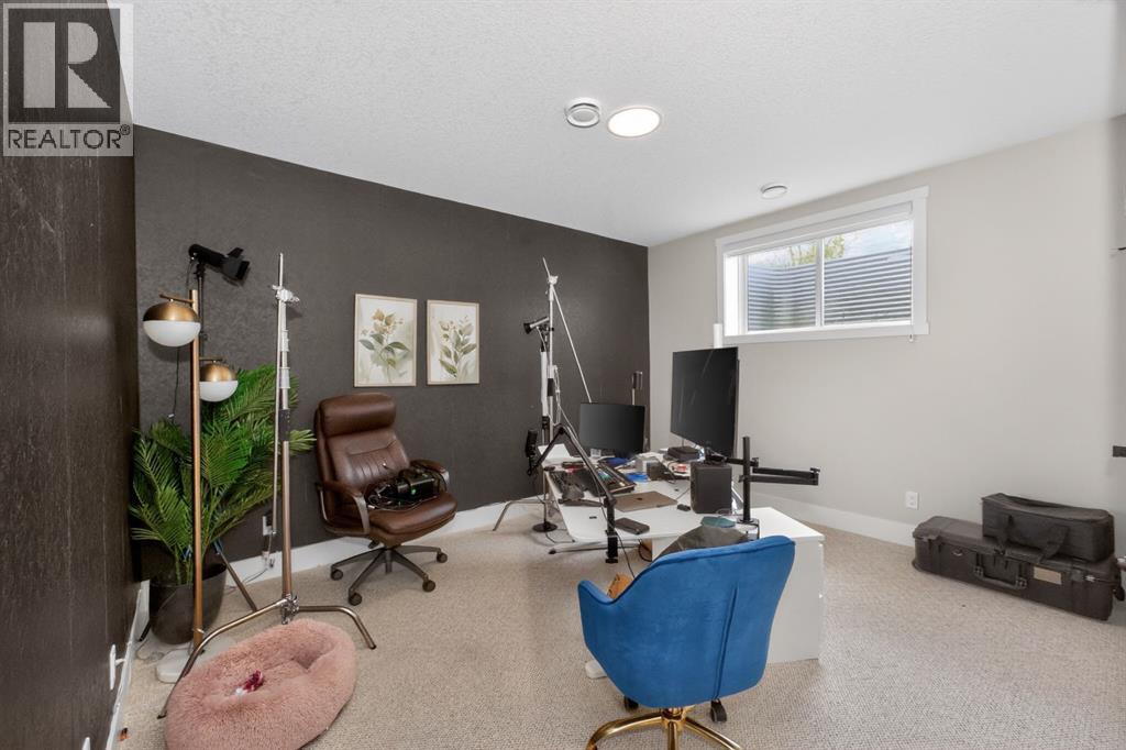 148 Crestridge Terrace SW, Calgary, Alberta  T3B 6K5 - Photo 38 - A2313265