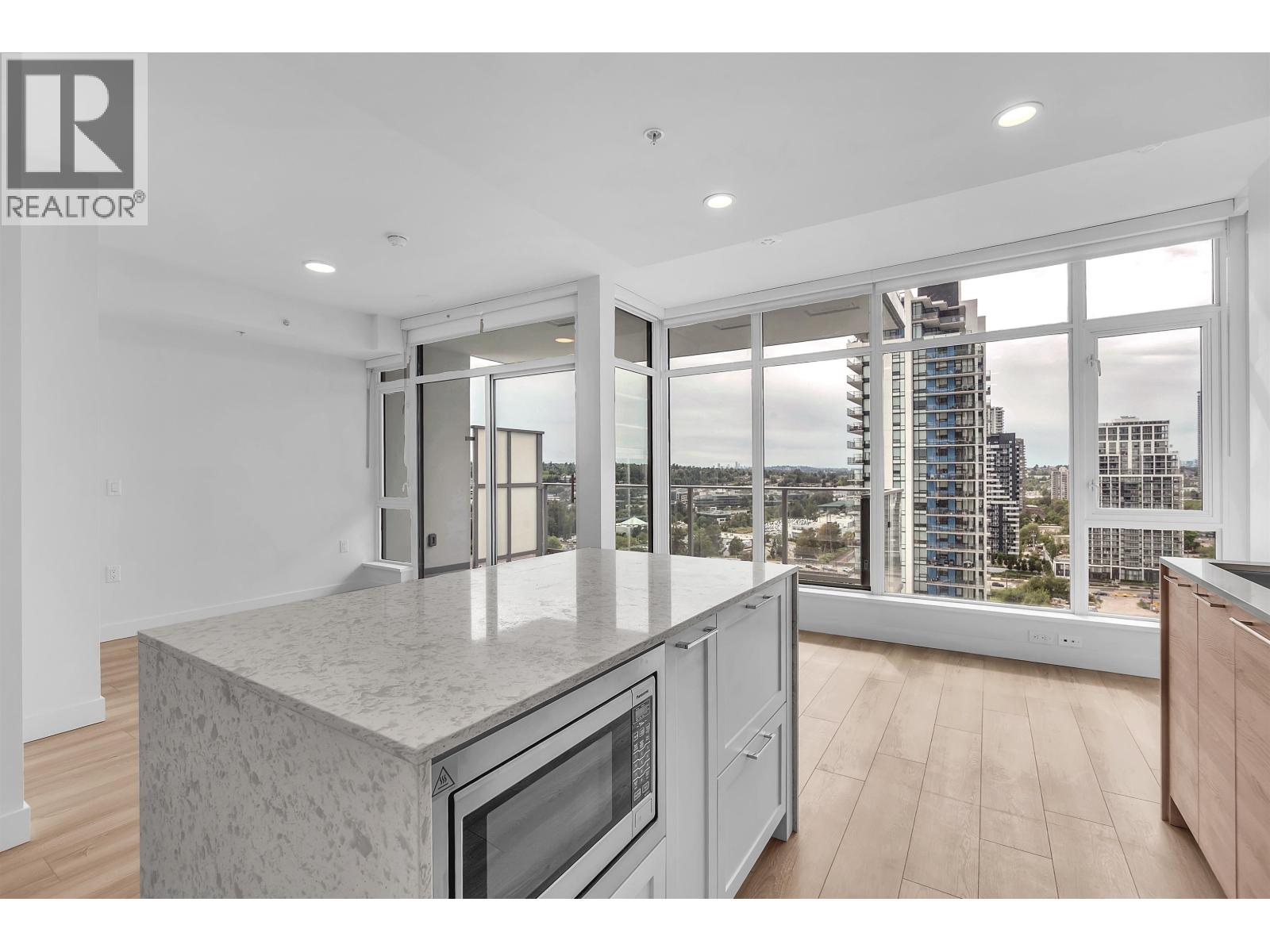 2xxx 2381 Beta Avenue, Burnaby, British Columbia  V5C 0P7 - Photo 1 - R3126598