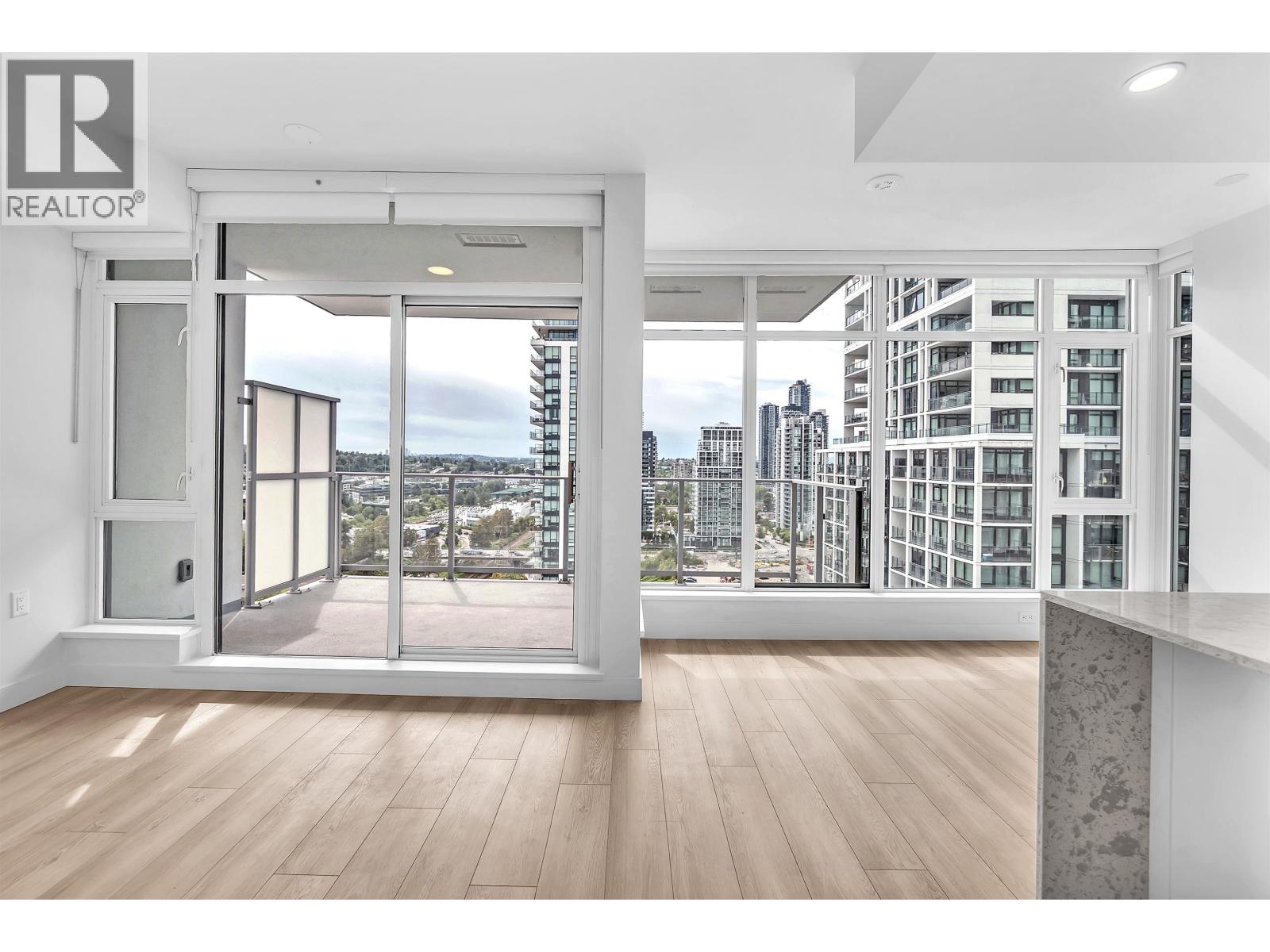 2xxx 2381 Beta Avenue, Burnaby, British Columbia  V5C 0P7 - Photo 2 - R3126598