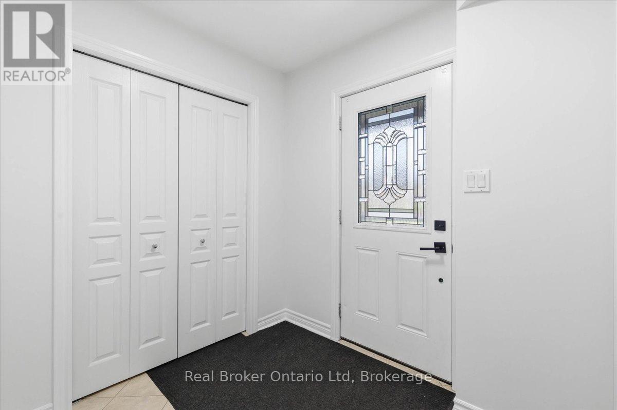 32 Laughland Lane, Guelph, Ontario  N1L 0C9 - Photo 4 - X13158820