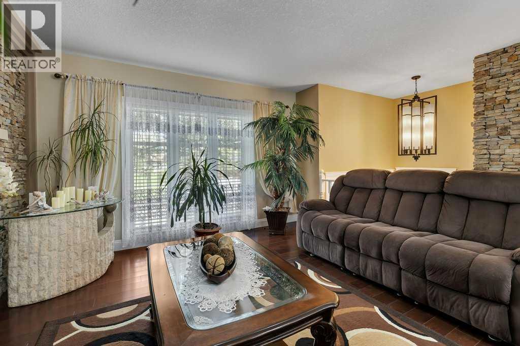 155 Midcrest Crescent SE, Calgary, Alberta  T2X 1B4 - Photo 9 - A2313544