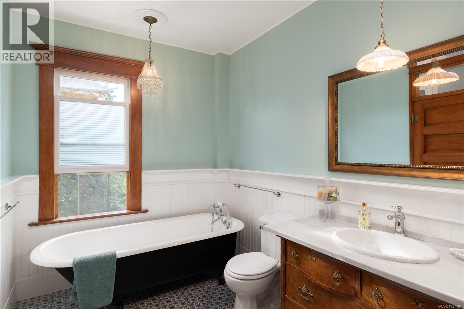 1215 Richardson St, Victoria, British Columbia  V8V 3C9 - Photo 47 - 1037484