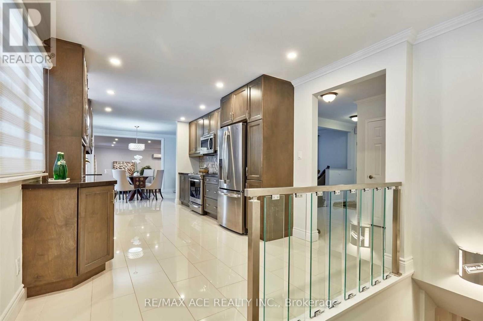 5455 Hoxton Street, Pickering, Ontario  L1Y 1A3 - Photo 10 - E13158814