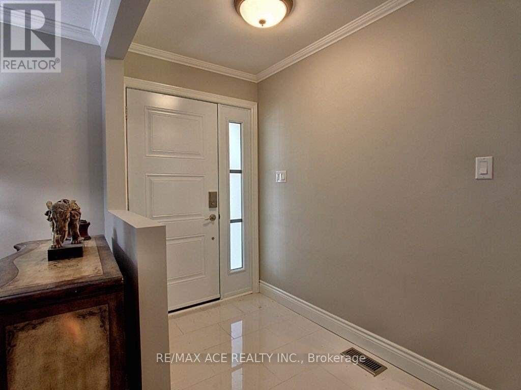5455 Hoxton Street, Pickering, Ontario  L1Y 1A3 - Photo 4 - E13158814