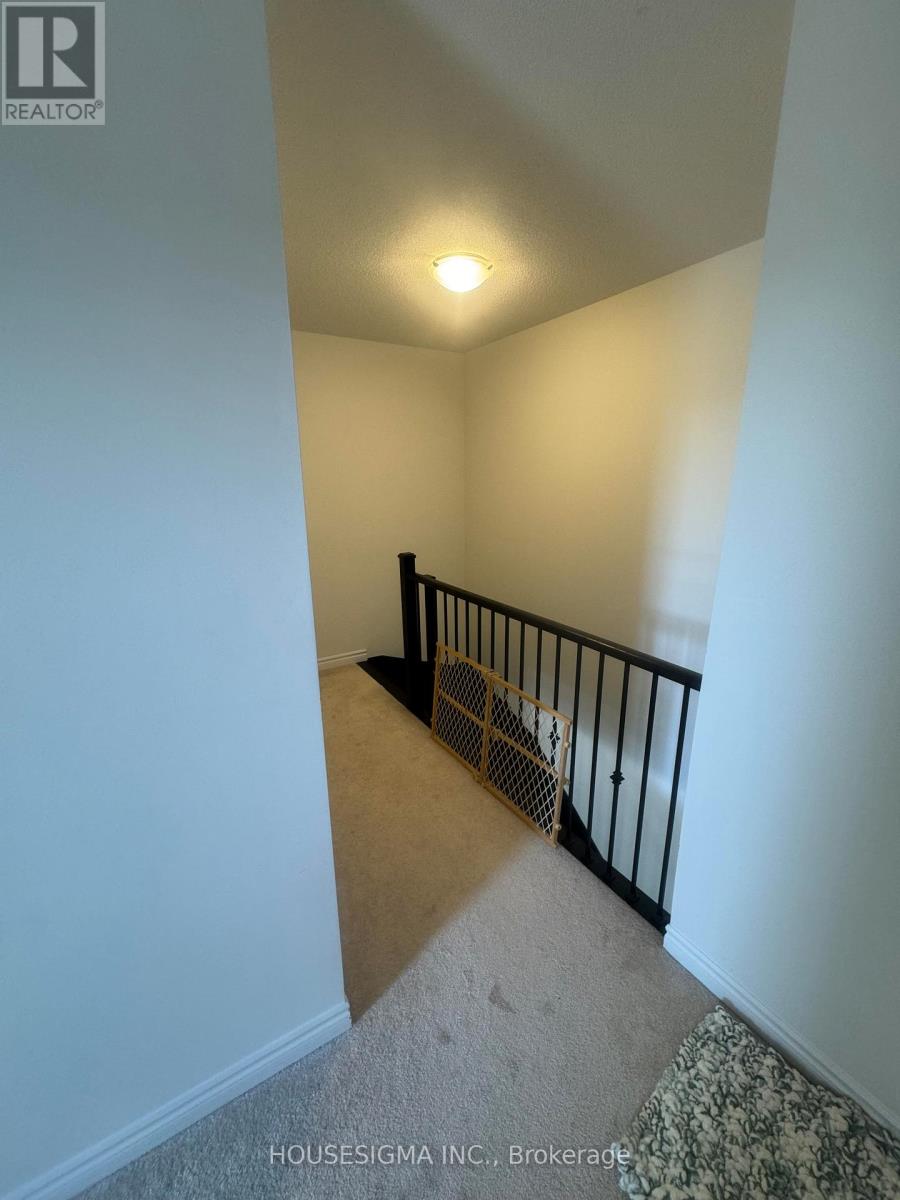 20 Mappin Way, Whitby, Ontario  L1R 0R4 - Photo 12 - E13158826