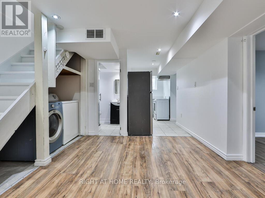 9 Allister Avenue, Toronto, Ontario  M1M 3K7 - Photo 37 - E13158828