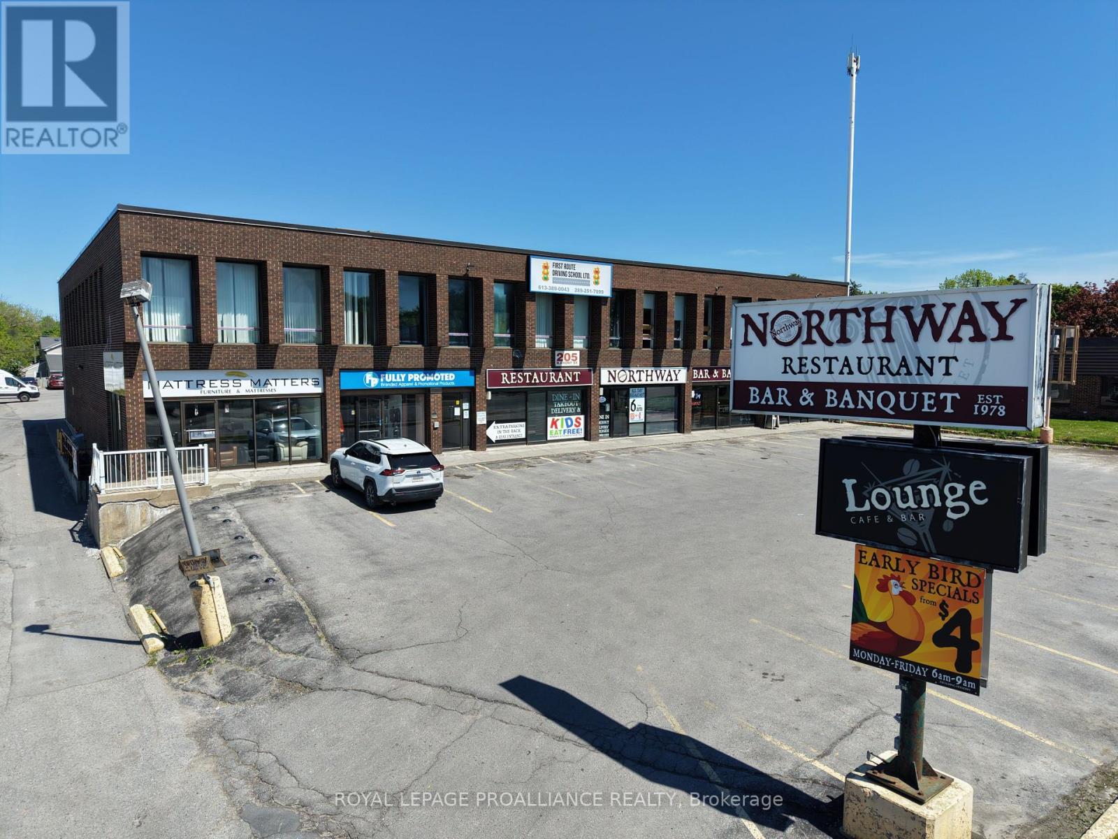 2 - 205 North Front Street, Belleville, Ontario  K8P 3C3 - Photo 1 - X13092024