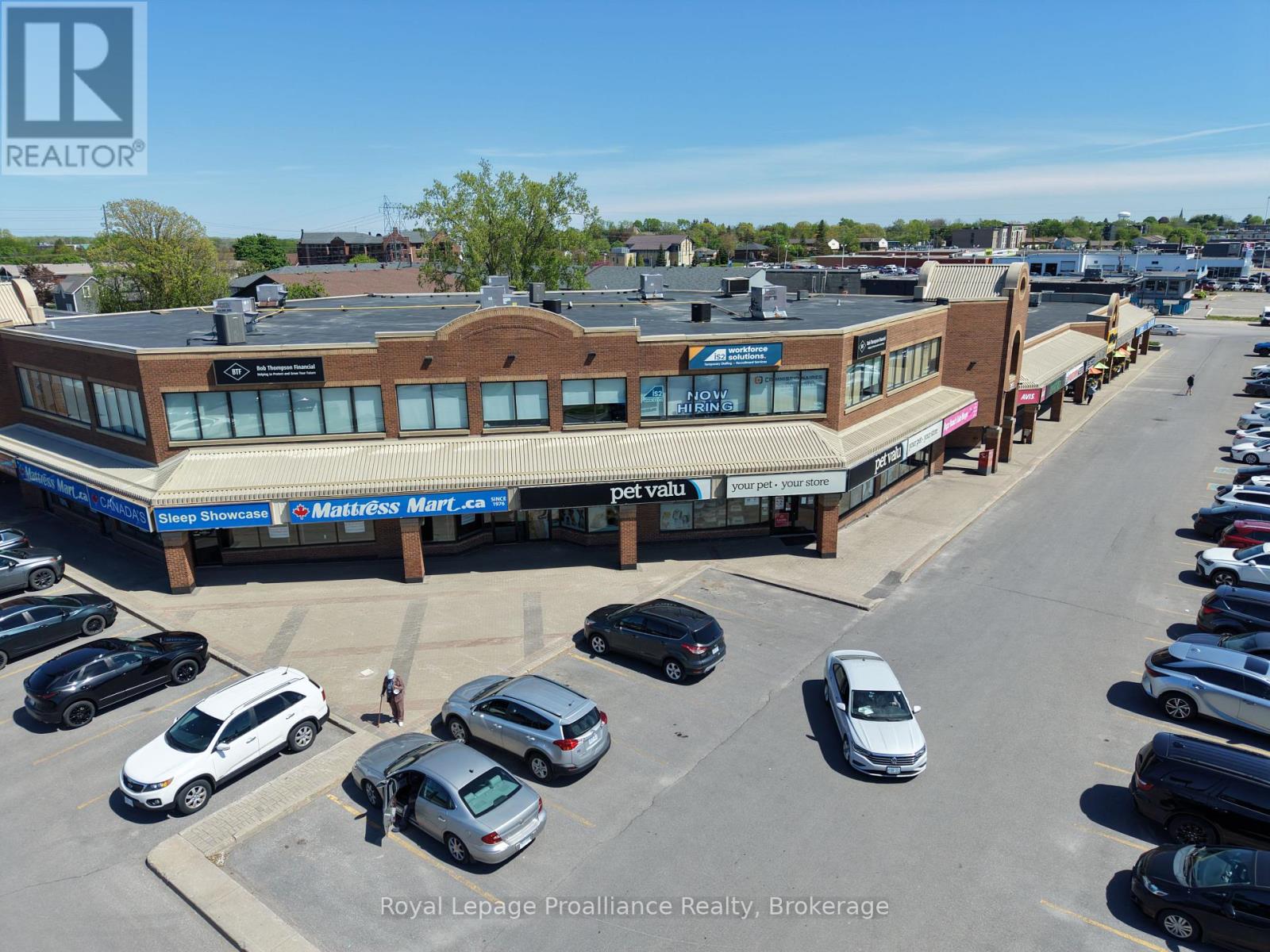 210 - 365 North Front Street N, Belleville, Ontario  K8P 5A5 - Photo 2 - X12572806