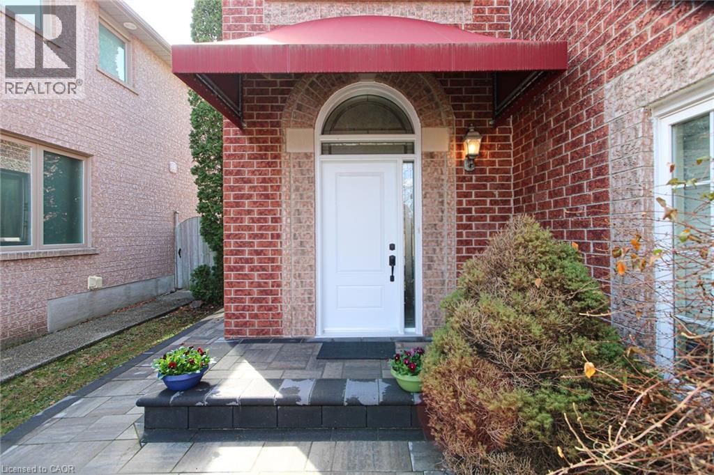 2216 Norfolk Drive, Oakville, Ontario  L6H 6H4 - Photo 4 - 40832514