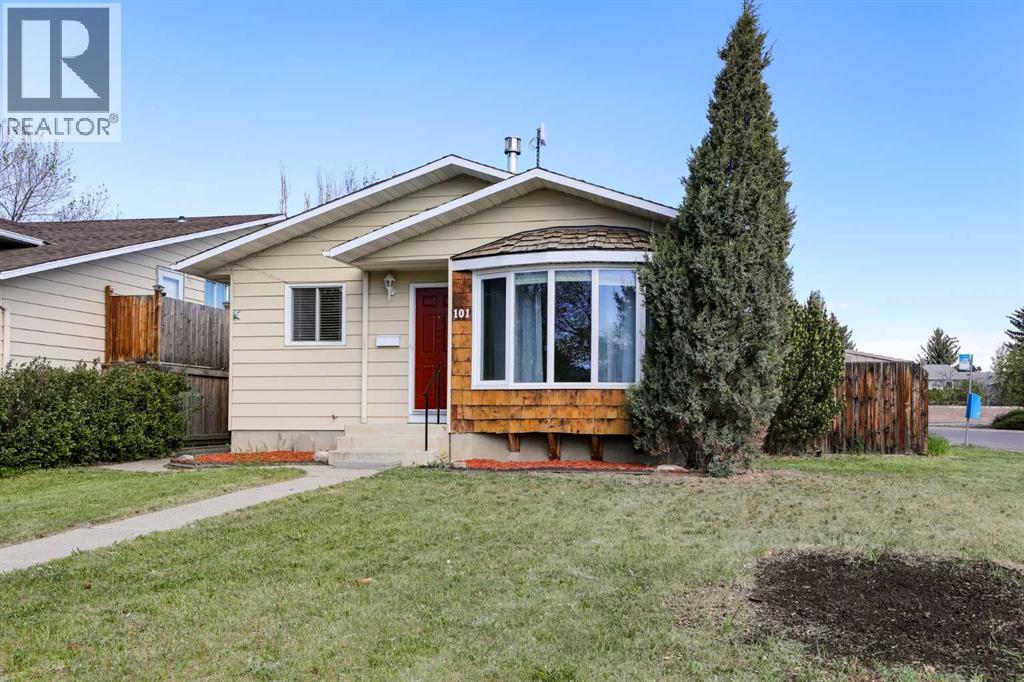 101 Temple Boulevard W, Lethbridge, Alberta  T1K 5K1 - Photo 2 - A2313317