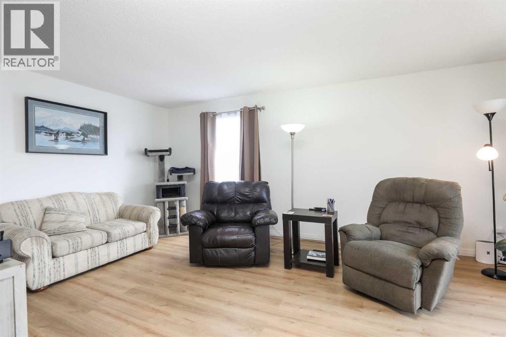101 Temple Boulevard W, Lethbridge, Alberta  T1K 5K1 - Photo 7 - A2313317