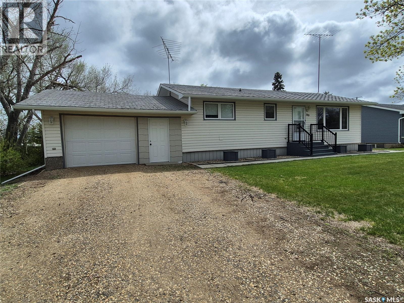 309 Frederick Street, Ogema, Saskatchewan  S0C 1Y0 - Photo 52 - SK033314