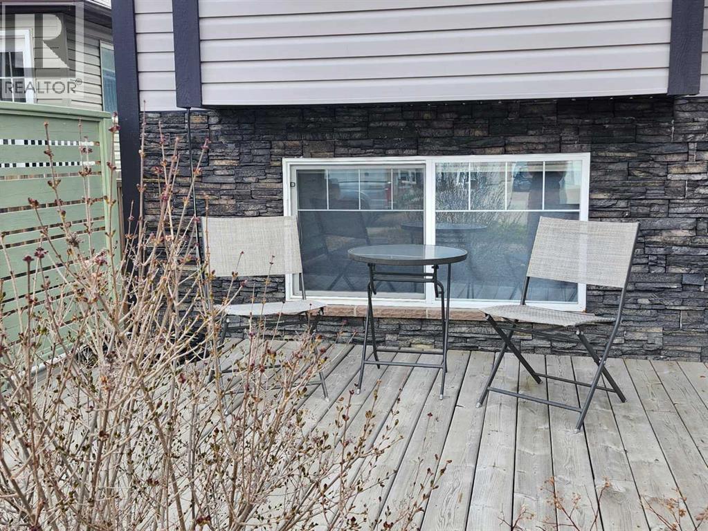 102 9 Street, Drumheller, Alberta T0J 0Y0 - Photo 3 - A2309673