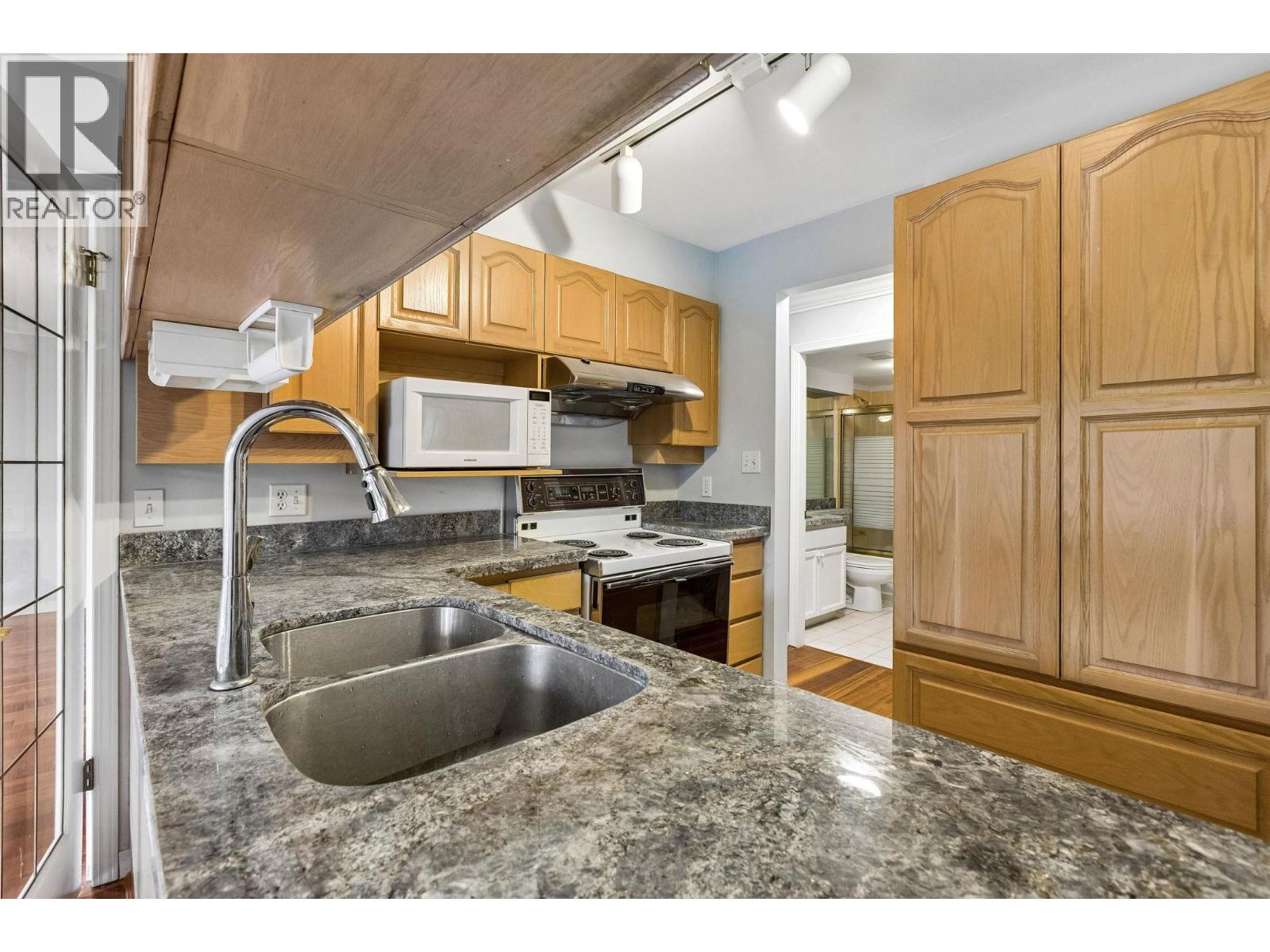 103 7580 Columbia Street, Vancouver, British Columbia  V5X 4S8 - Photo 6 - R3126489