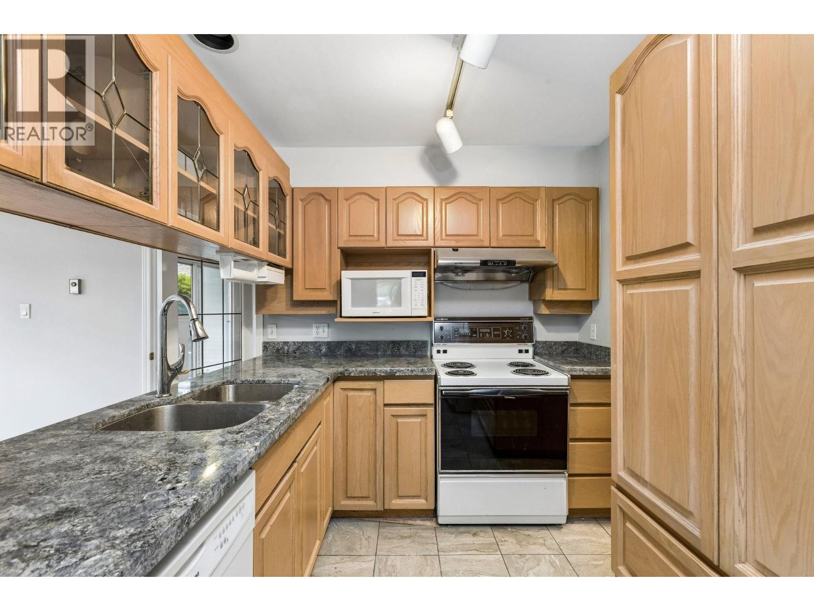 103 7580 Columbia Street, Vancouver, British Columbia  V5X 4S8 - Photo 5 - R3126489