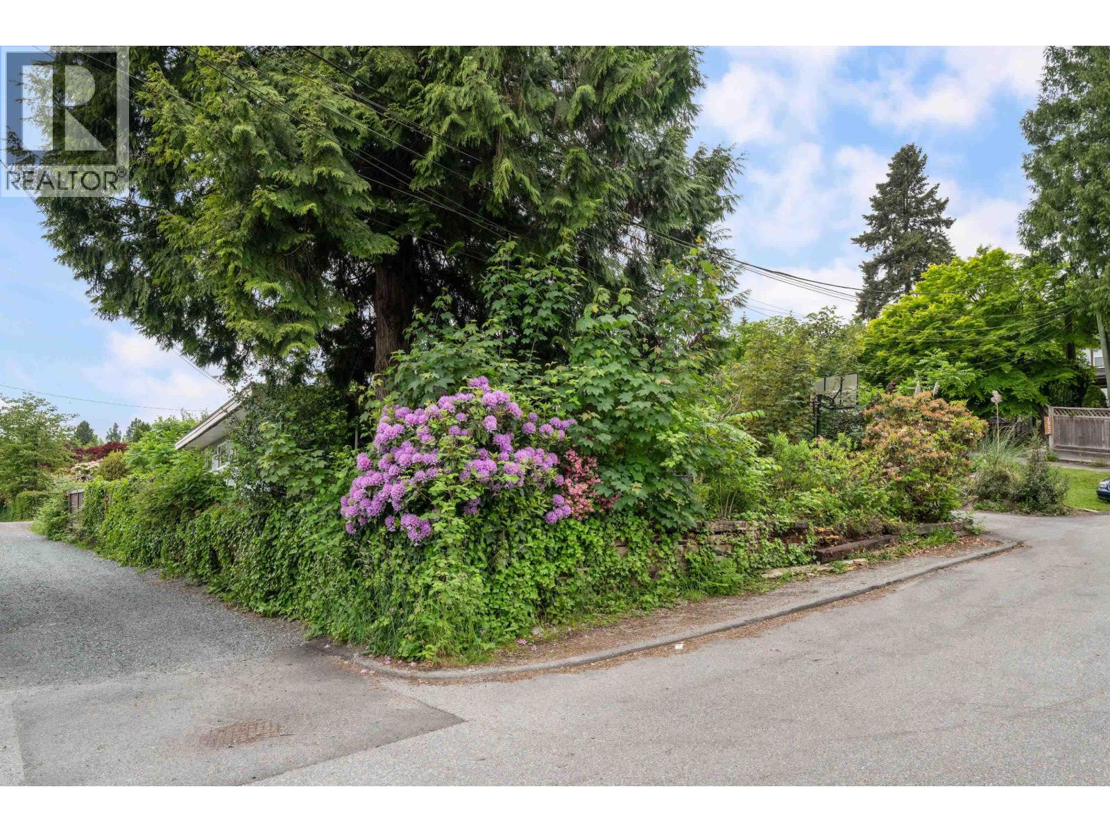 1908 Warwick Crescent, Port Coquitlam, British Columbia  V3C 1L8 - Photo 8 - R3126272
