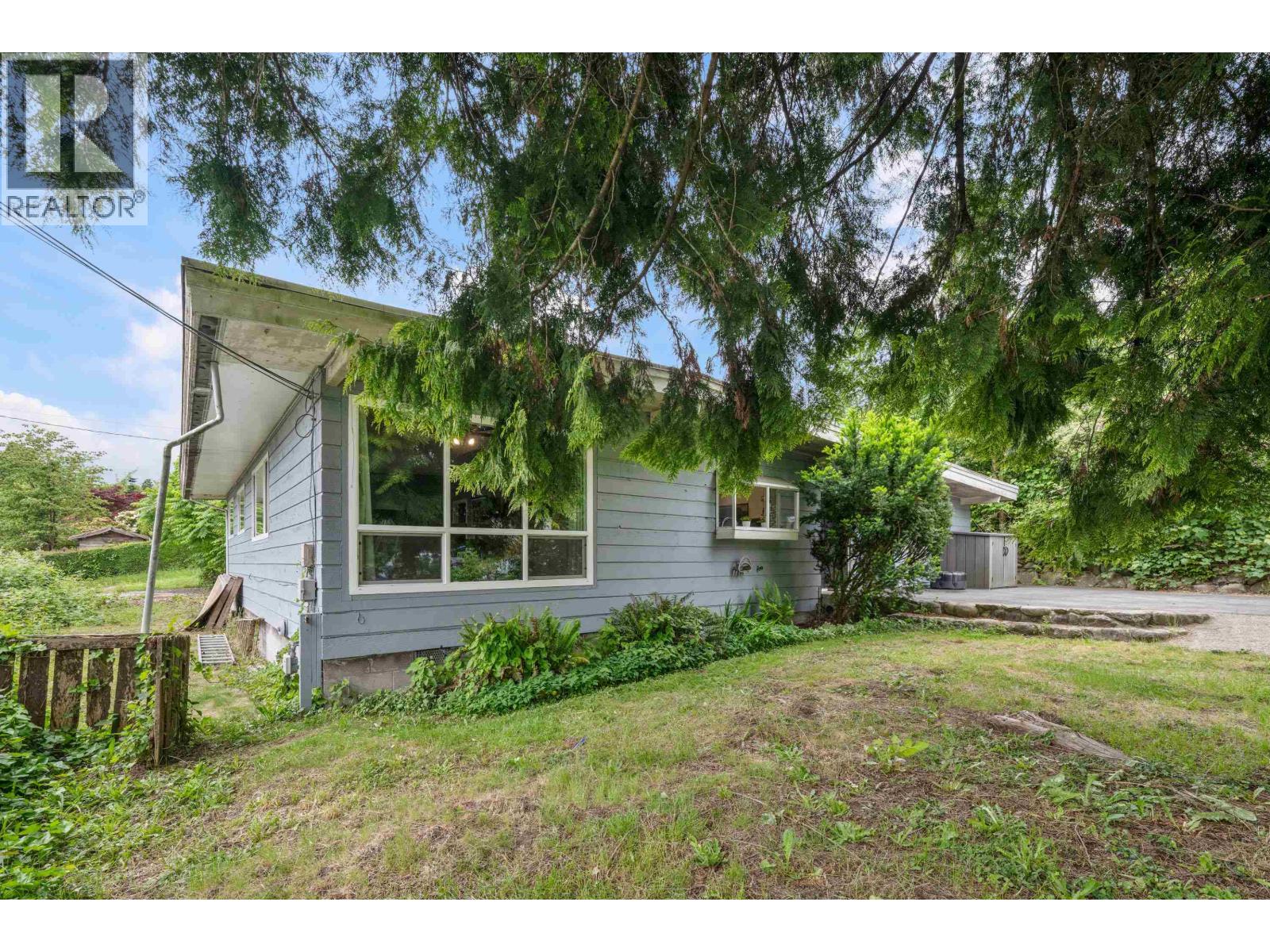 1908 Warwick Crescent, Port Coquitlam, British Columbia  V3C 1L8 - Photo 2 - R3126272
