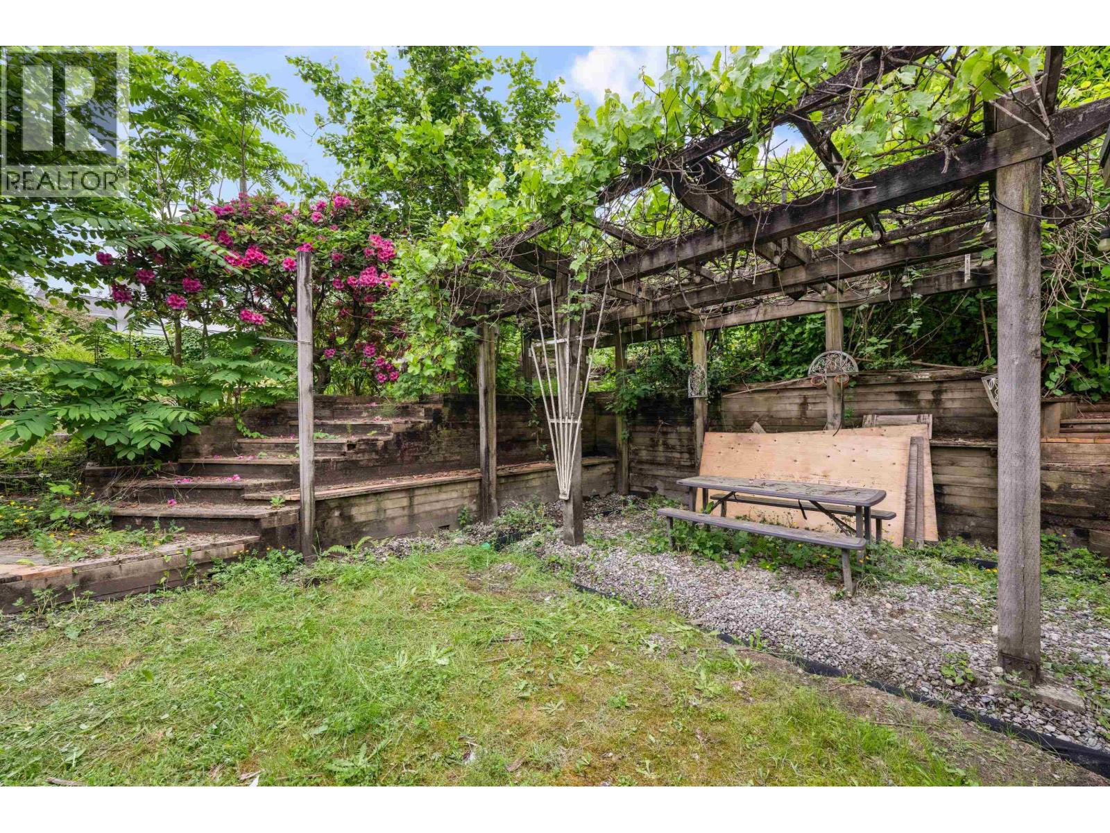 1908 Warwick Crescent, Port Coquitlam, British Columbia  V3C 1L8 - Photo 12 - R3126272
