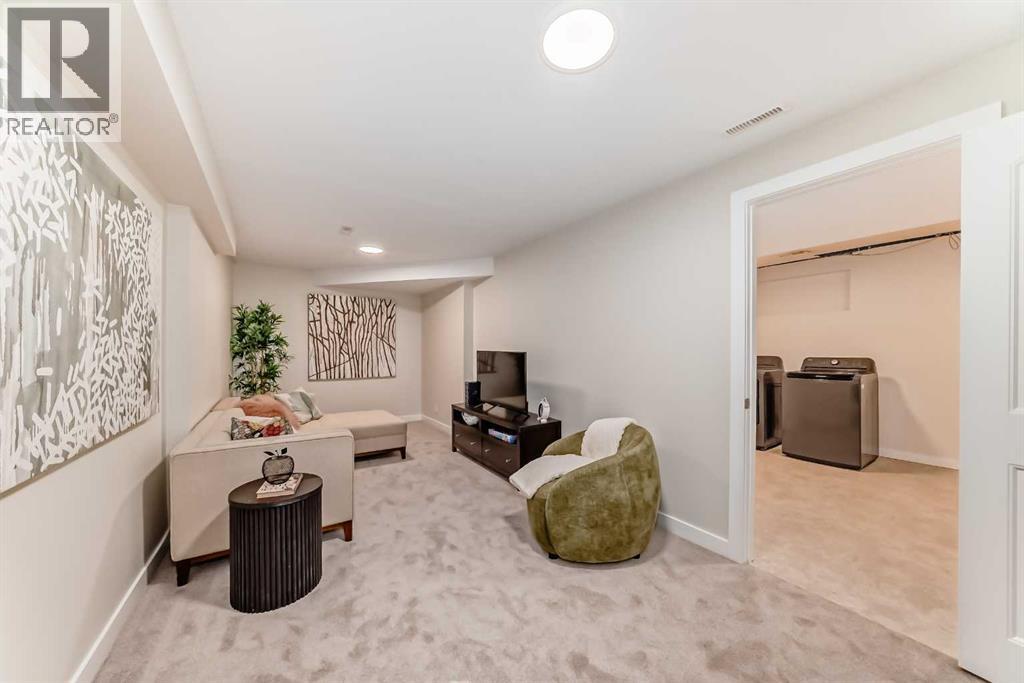 80 Coachway Gardens SW, Calgary, Alberta  T3J 2V9 - Photo 27 - A2309836