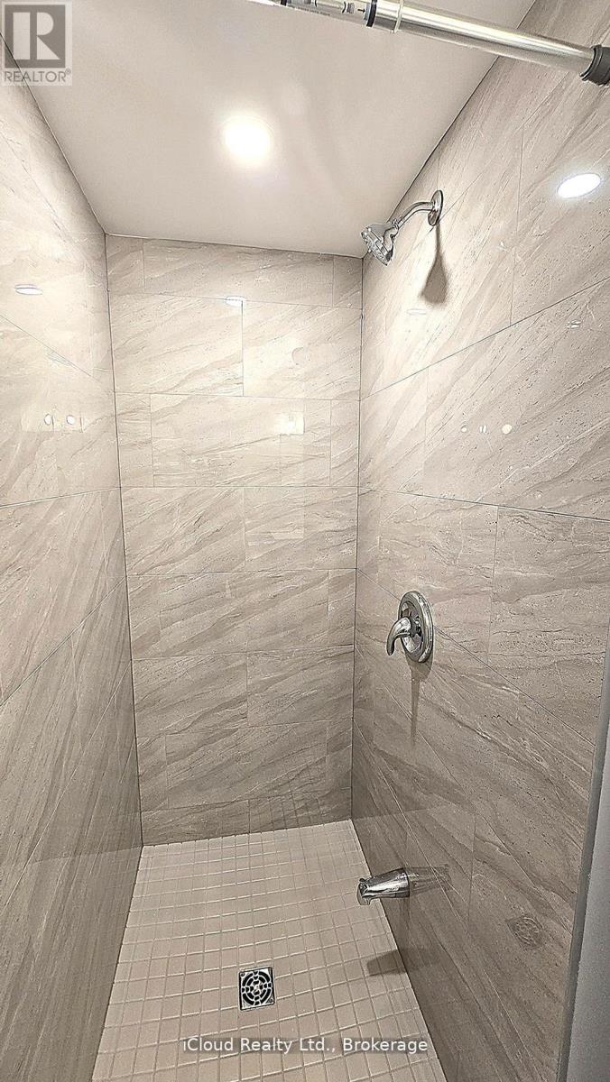 43 Mantello Drive, Toronto, Ontario  M3J 0H6 - Photo 12 - W13158852