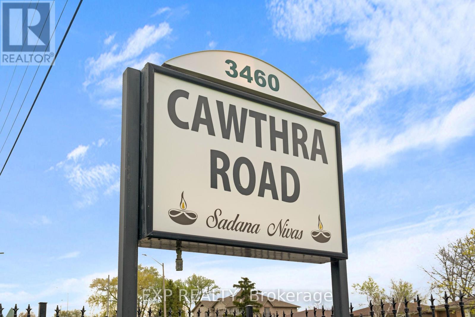 3460 Cawthra Road, Mississauga, Ontario  L5A 2X7 - Photo 2 - W13158862