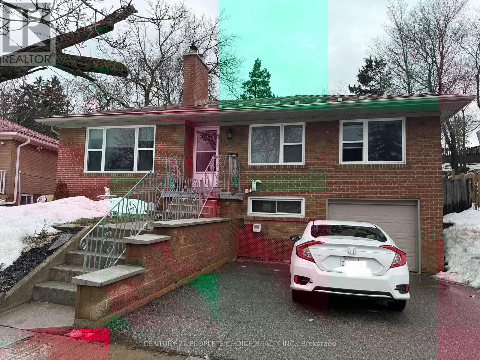 39 MEADOWLAND DRIVE, Brampton, Ontario