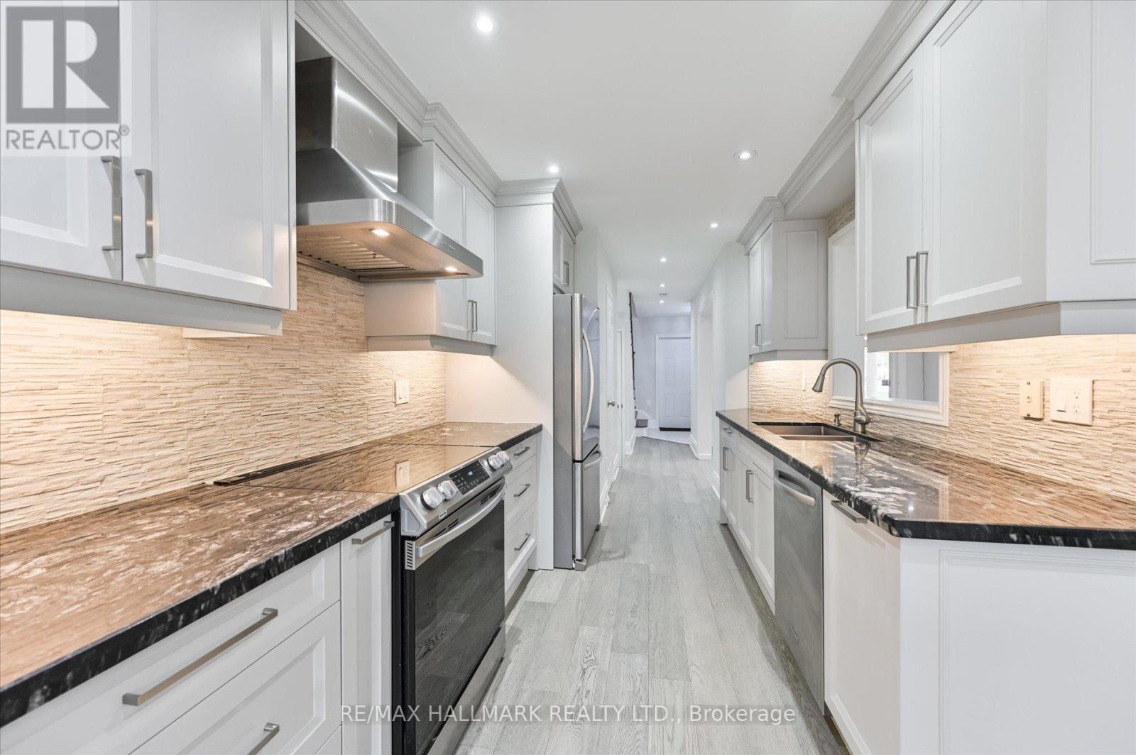5936 Candlebrook Court, Mississauga, Ontario L5V 2V5 - Photo 13 - W13158870