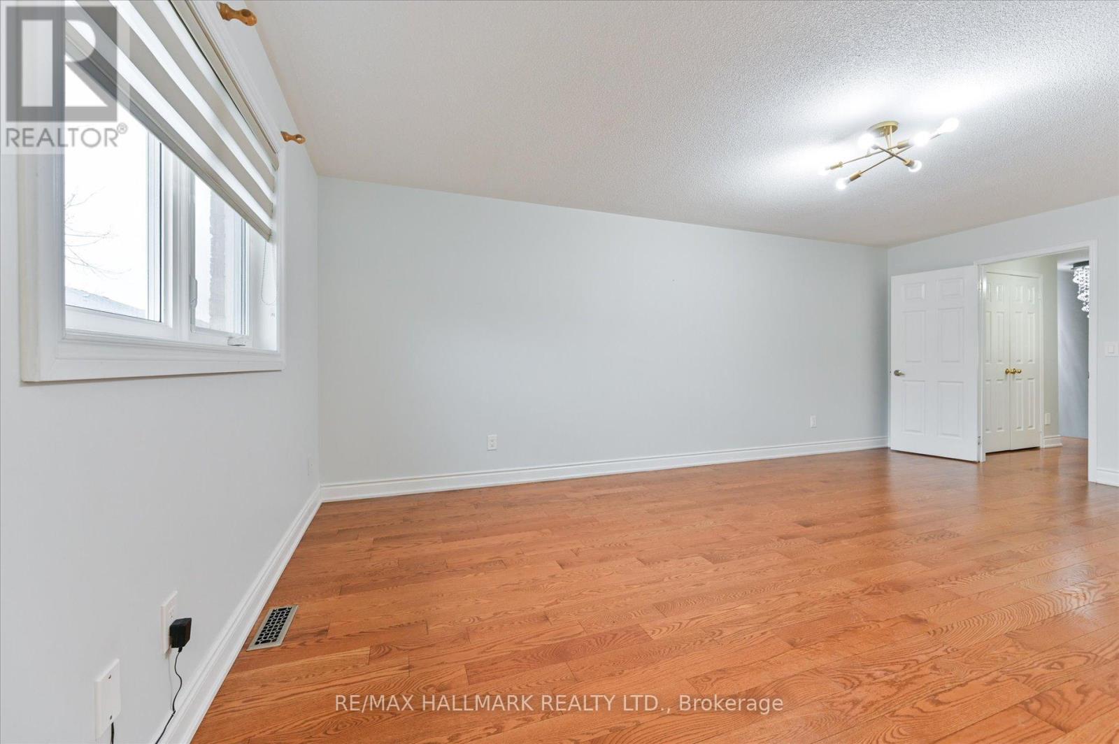 5936 Candlebrook Court, Mississauga, Ontario L5V 2V5 - Photo 21 - W13158870