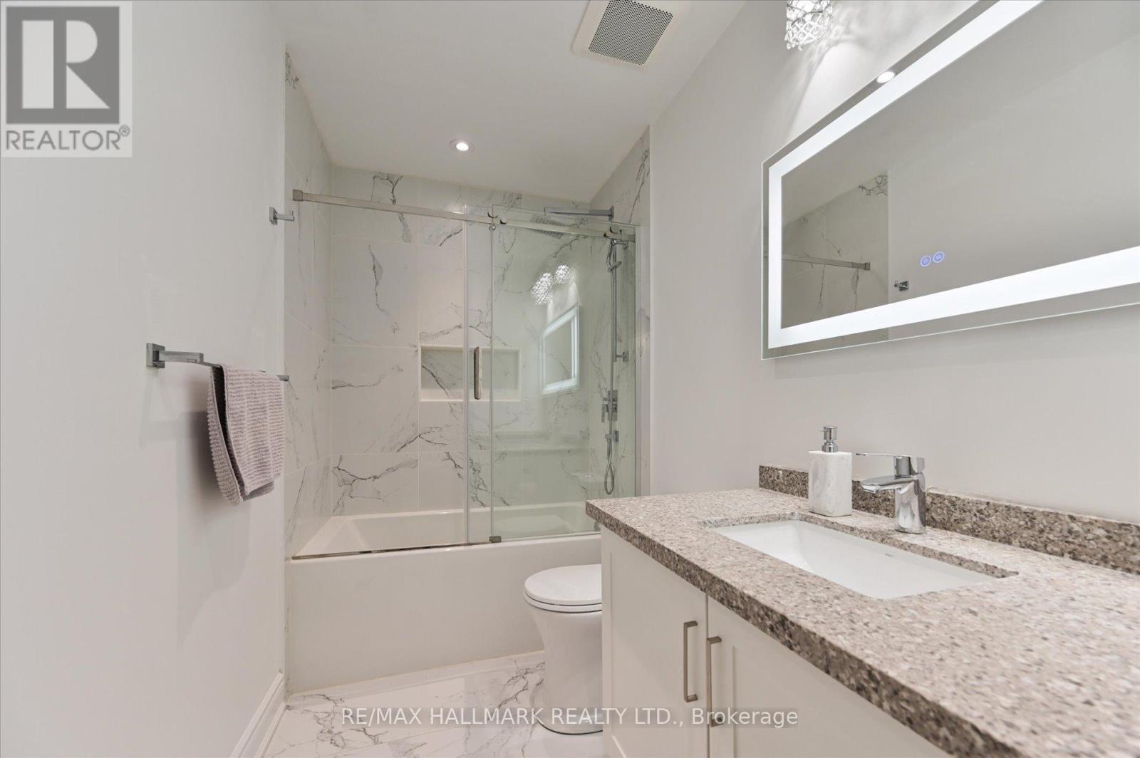5936 Candlebrook Court, Mississauga, Ontario L5V 2V5 - Photo 27 - W13158870
