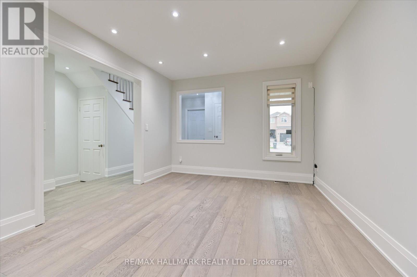 5936 Candlebrook Court, Mississauga, Ontario L5V 2V5 - Photo 6 - W13158870
