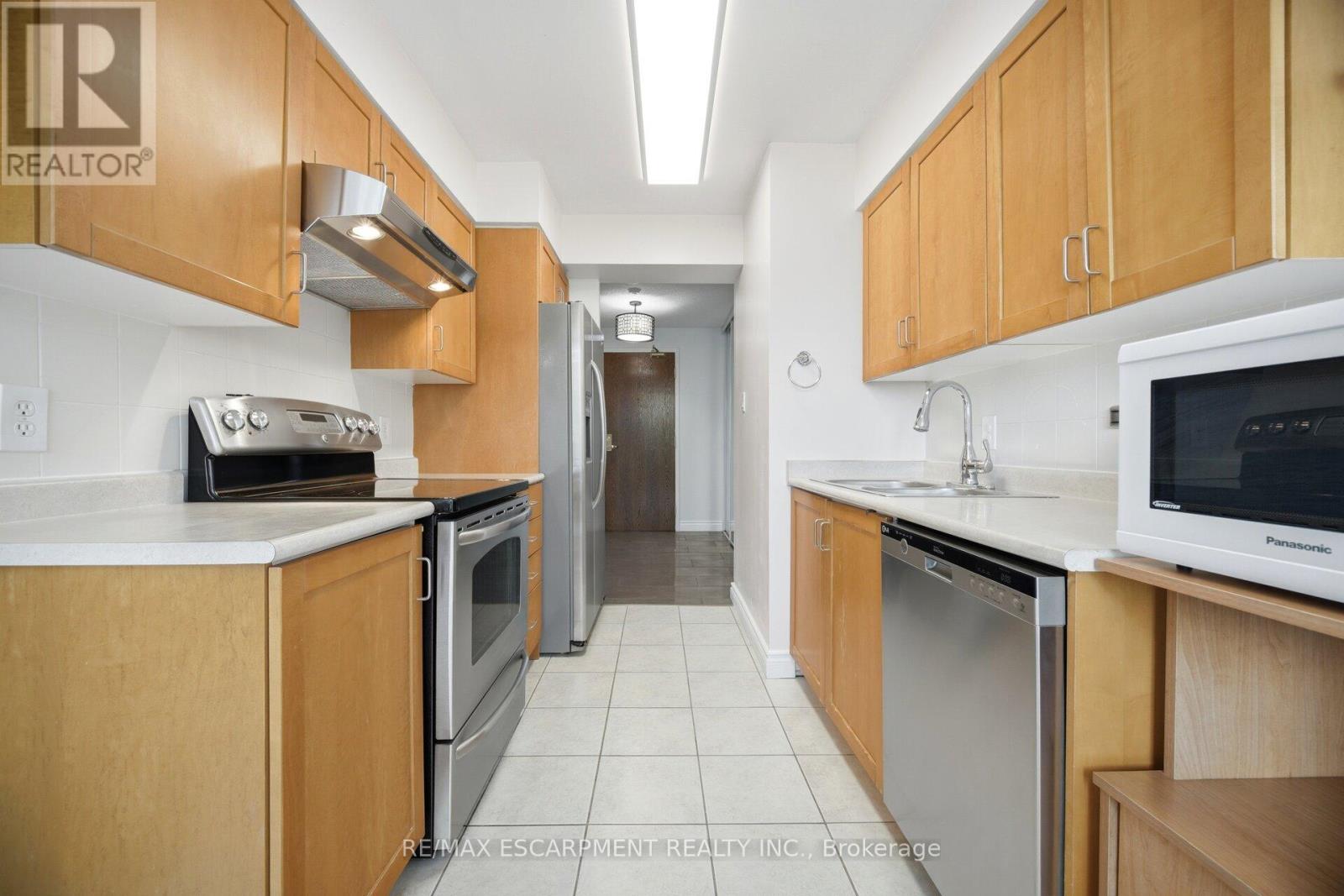 307 - 156 Enfield Place, Mississauga, Ontario  L5B 4L8 - Photo 8 - W13158872