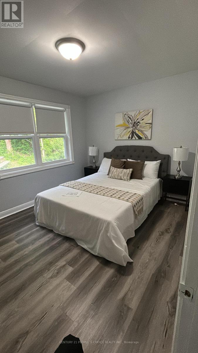 39 Meadowland Drive, Brampton, Ontario L6W 2R5 - Photo 3 - W13158864