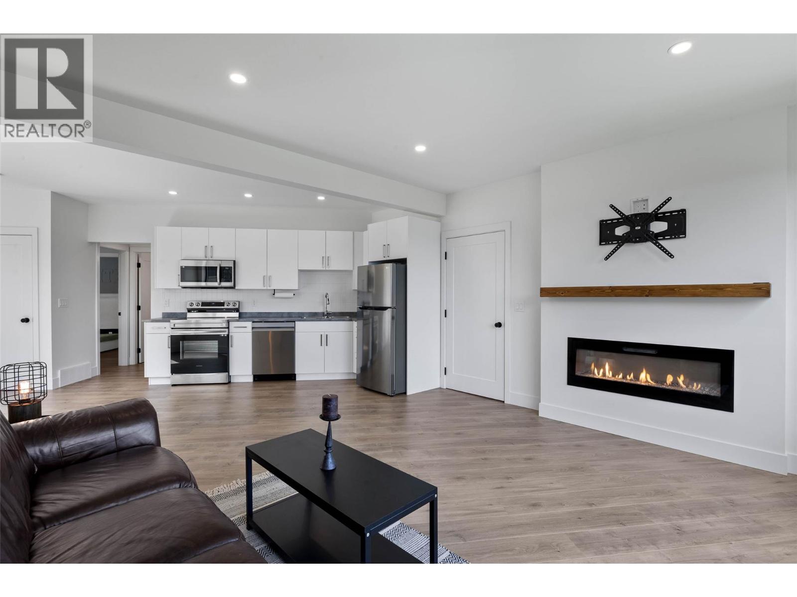 2300 Saddleback Drive, Kamloops, British Columbia  V2B 0G7 - Photo 42 - 10388036