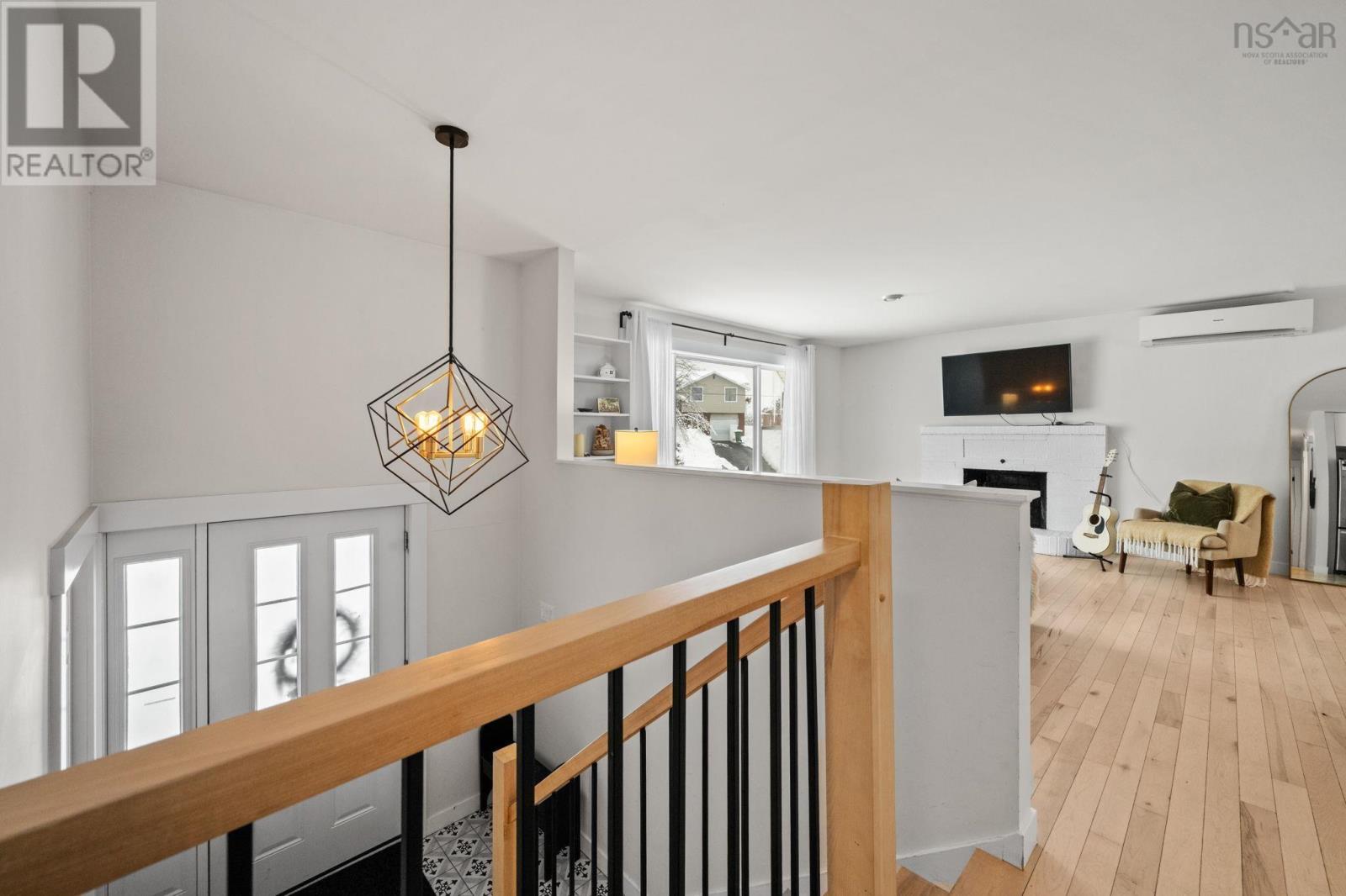 679 Basinview Drive, Bedford, Nova Scotia  B4A 3E8 - Photo 3 - 202603033