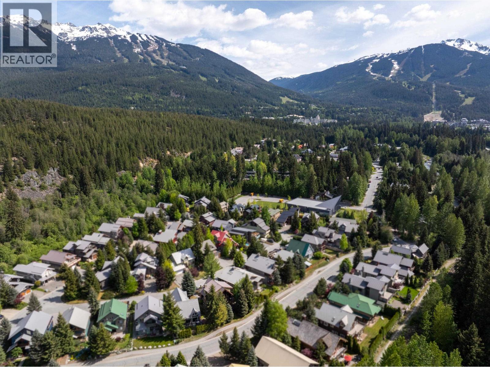 7270 Spruce Grove Circle, Whistler, British Columbia  V8E 0E8 - Photo 6 - R3124555