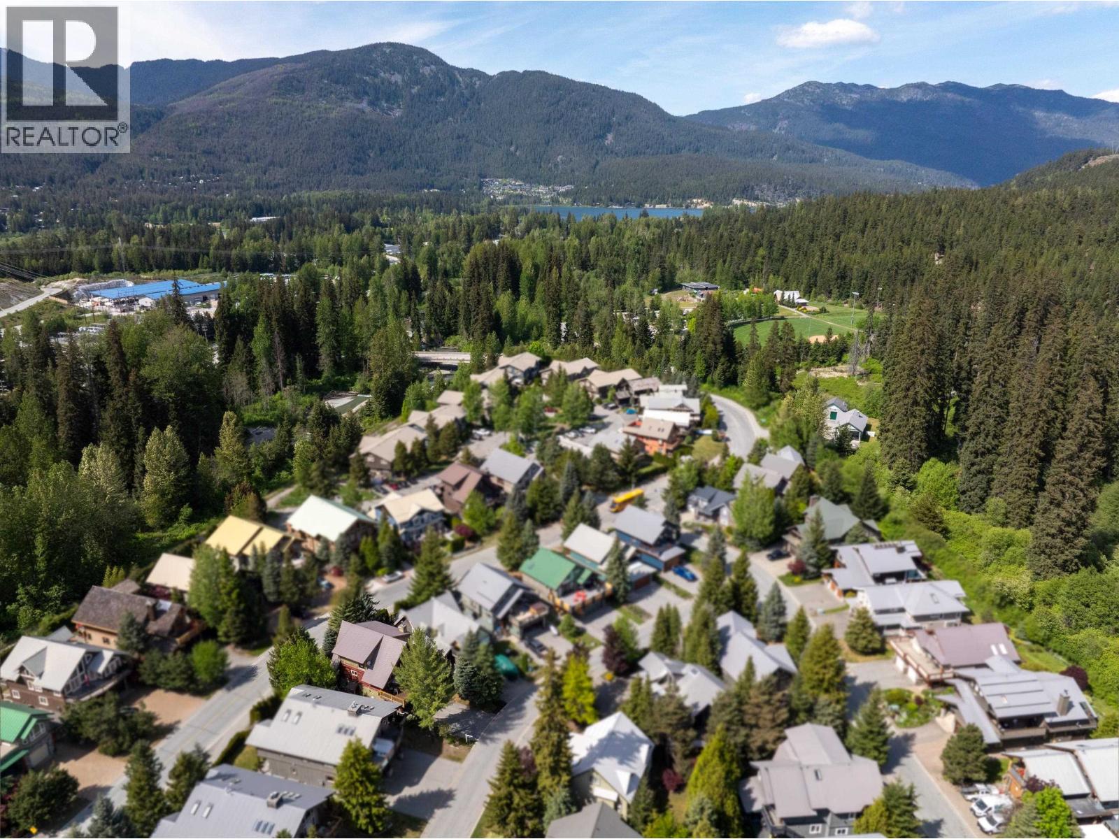7270 Spruce Grove Circle, Whistler, British Columbia  V8E 0E8 - Photo 5 - R3124555