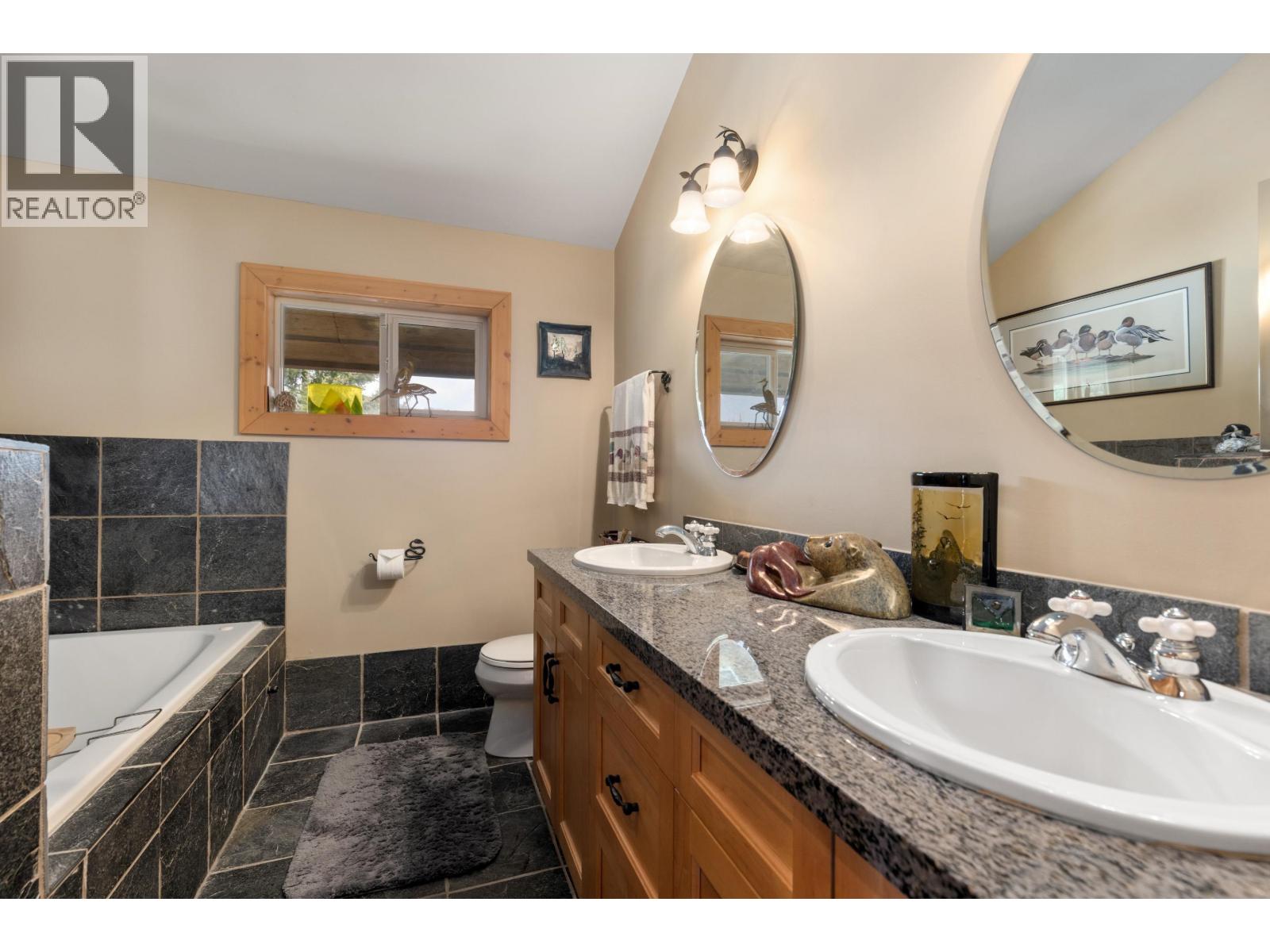 7270 Spruce Grove Circle, Whistler, British Columbia  V8E 0E8 - Photo 25 - R3124555