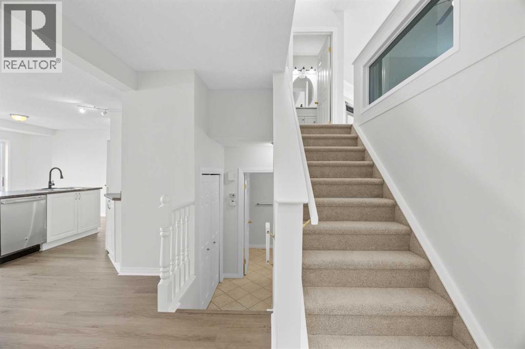 289 Hidden Spring Green NW, Calgary, Alberta  T3A 5N2 - Photo 3 - A2308708