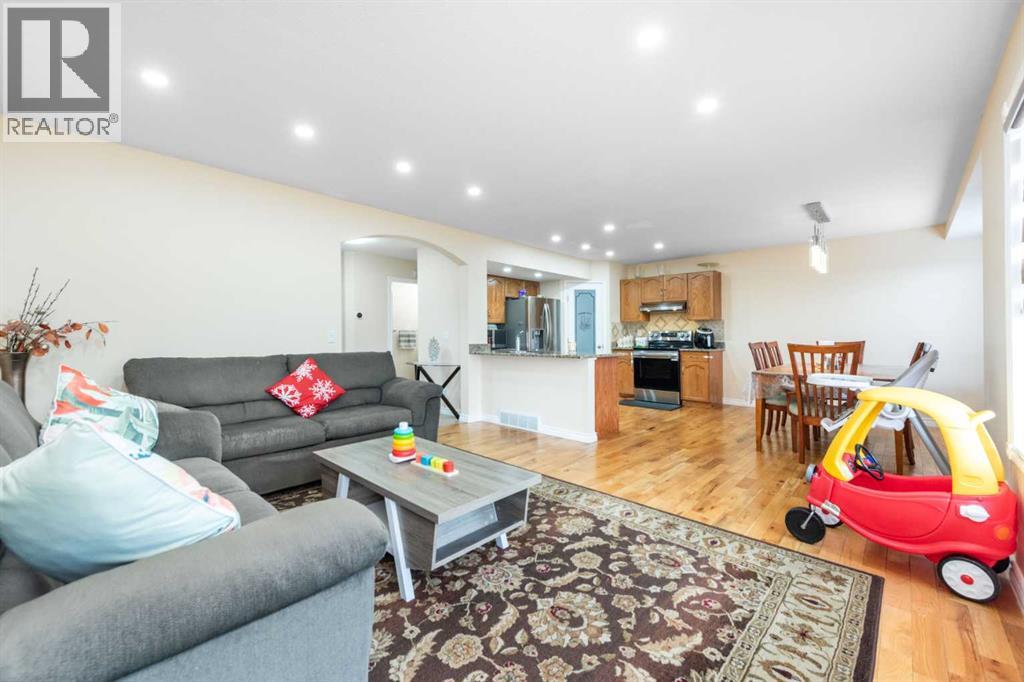 138 Panamount Crescent NW, Calgary, Alberta  T3K 5L7 - Photo 15 - A2312734