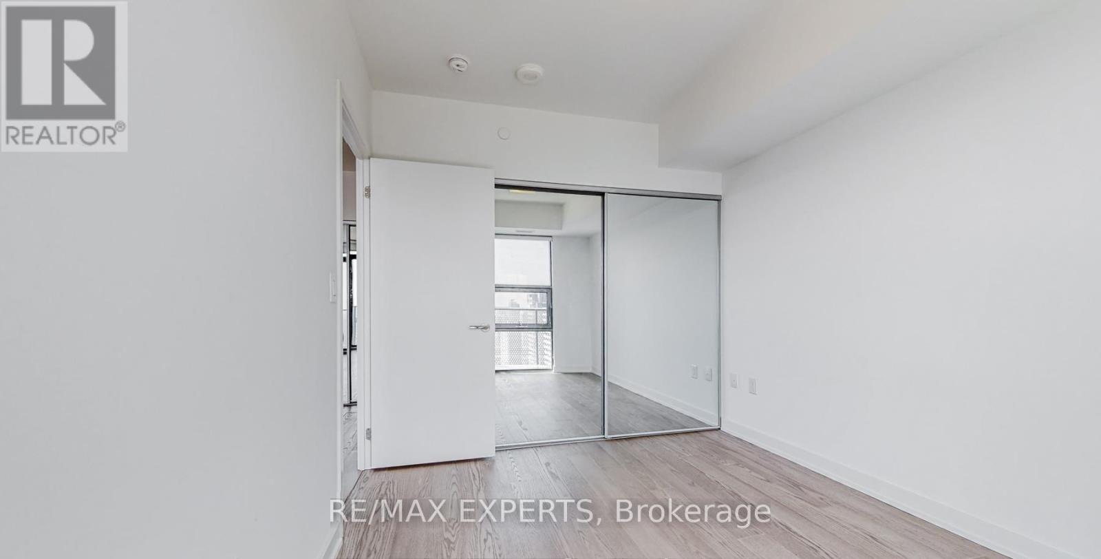 4701 - 11 Wellesley Street W, Toronto, Ontario  M4Y 1E8 - Photo 6 - C13158894