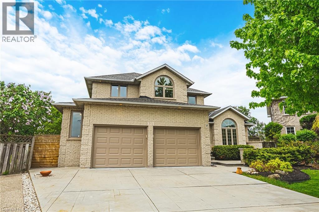 301 PARKWOOD Crescent, Hamilton, Ontario
