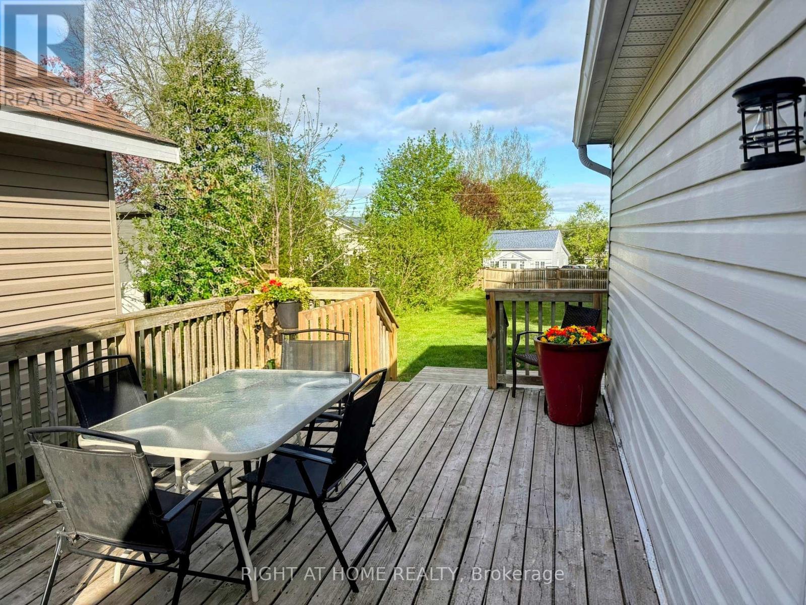 104 Richard Street, Tay, Ontario  L0K 2A0 - Photo 35 - S12953994
