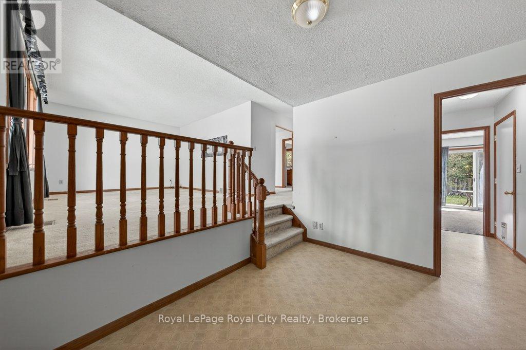 16 Mcelderry Road, Guelph, Ontario N1G 4K3 - Photo 3 - X13158962